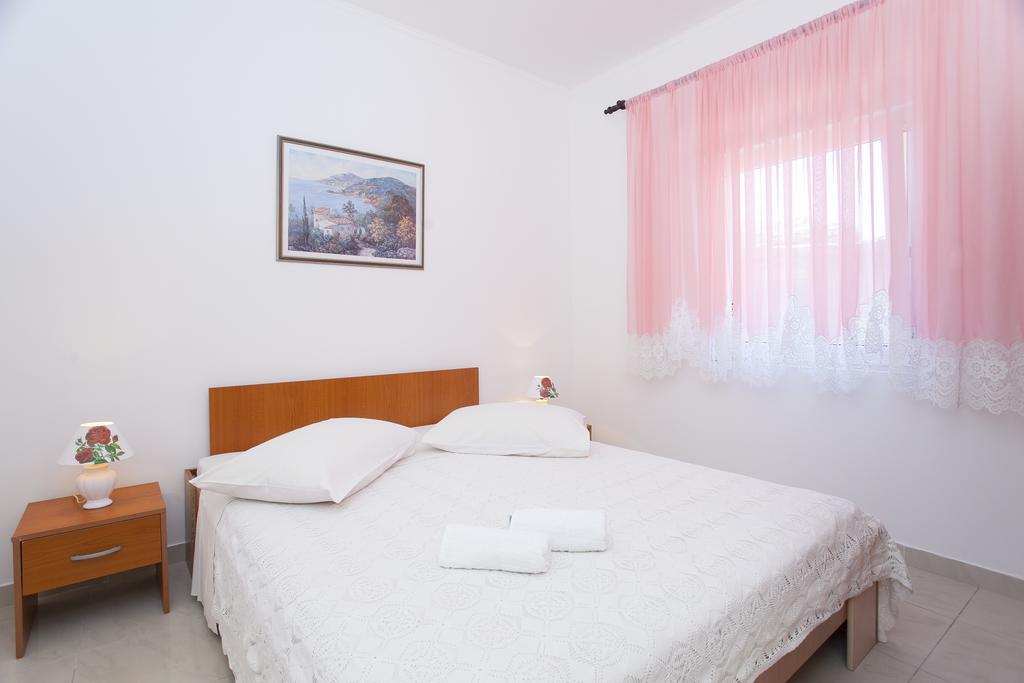 Guest House Mara Vela Luka Exterior photo